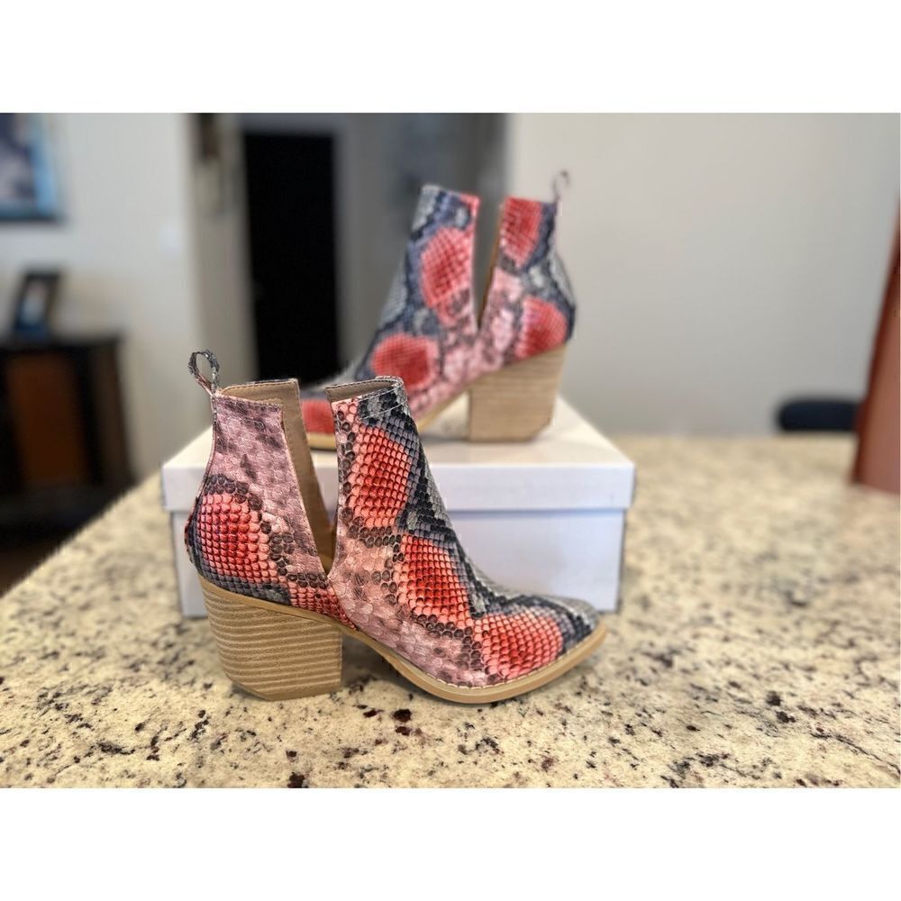 ARiderGirl JENA Womens Western Booties with Snake Print